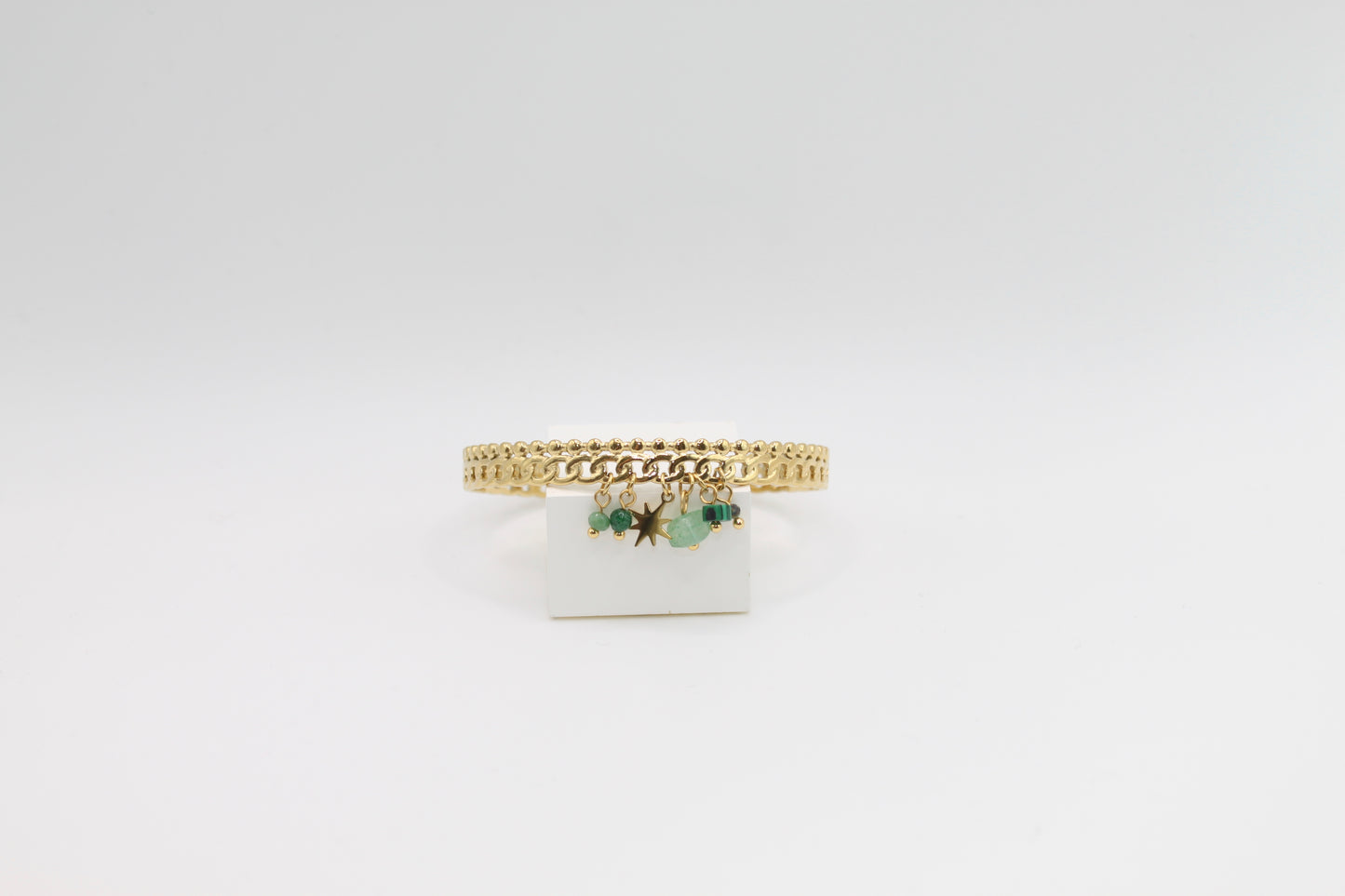 Bracelet rigide ouvert avec breloques vertes