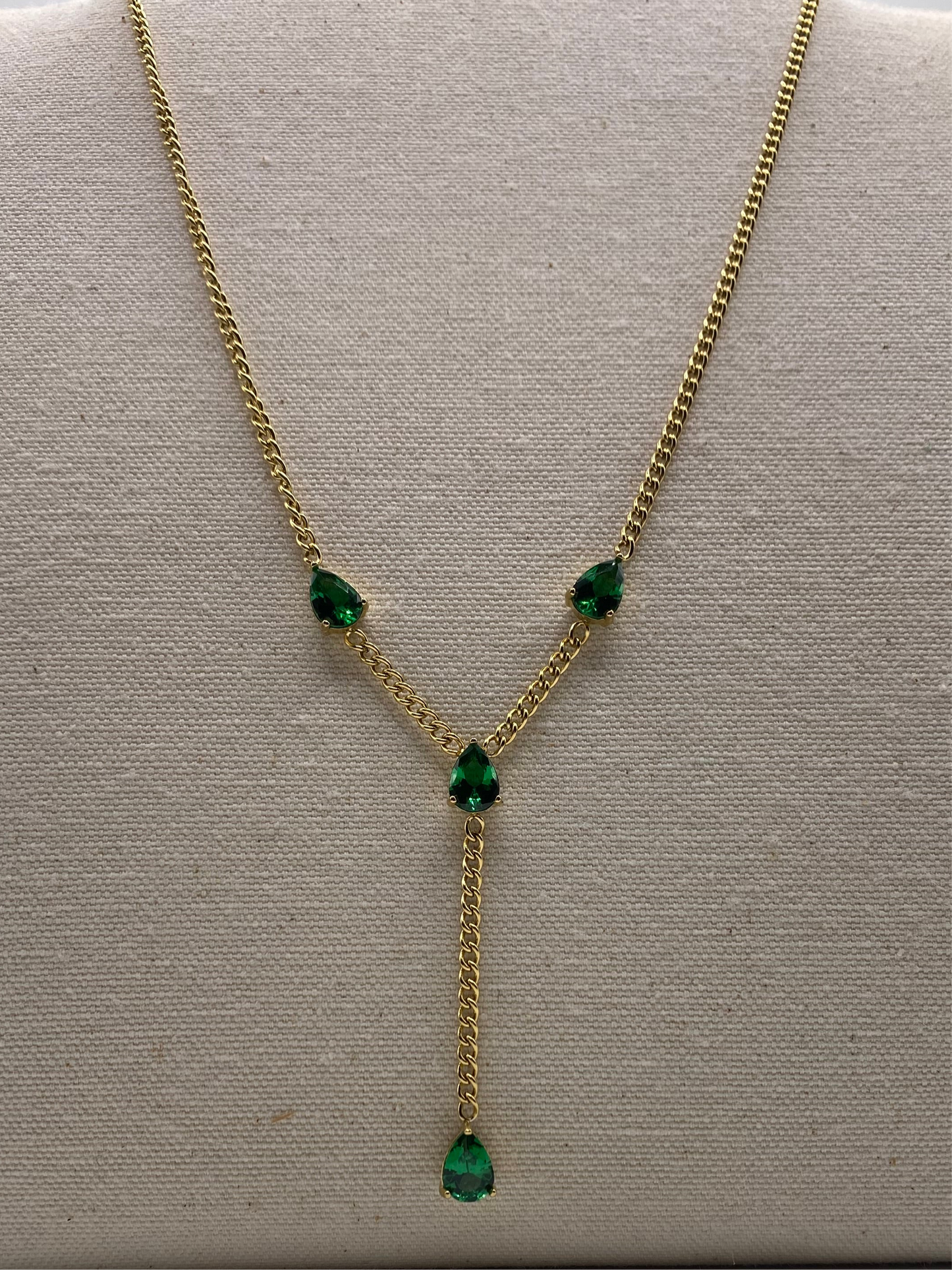 Collier cravate pierres strass