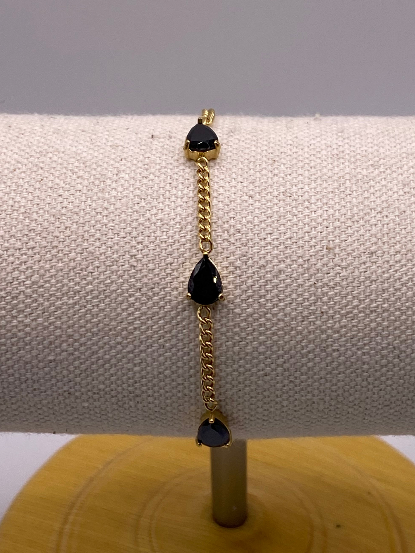 BRACELET ACIER 3 GOUTTES STRASS NOIRS