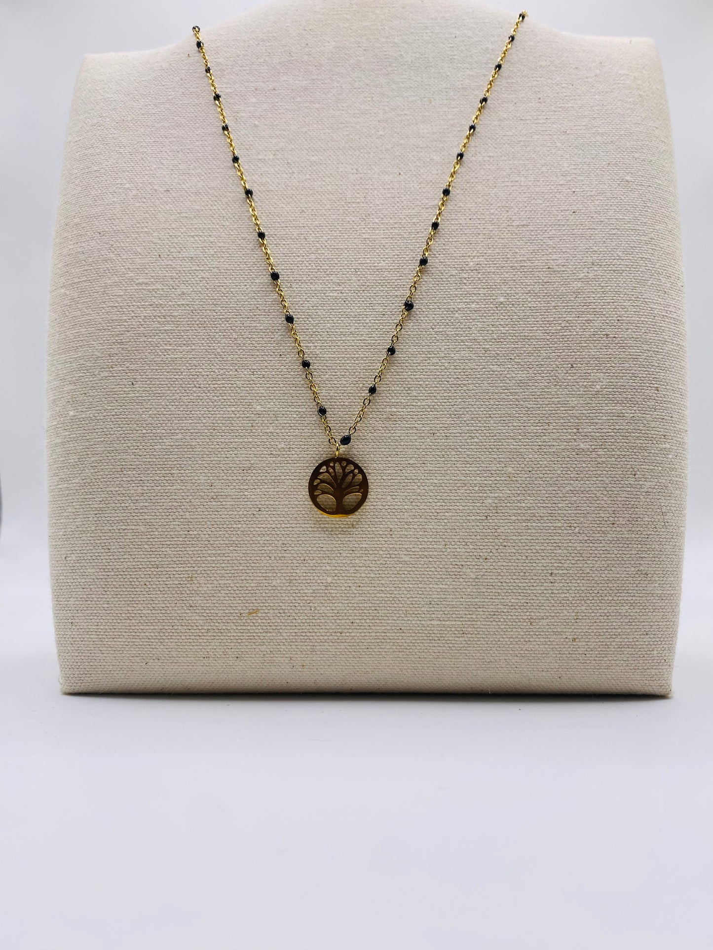 Collier acier jaune motif arbre de vie chaine "gigi" noire