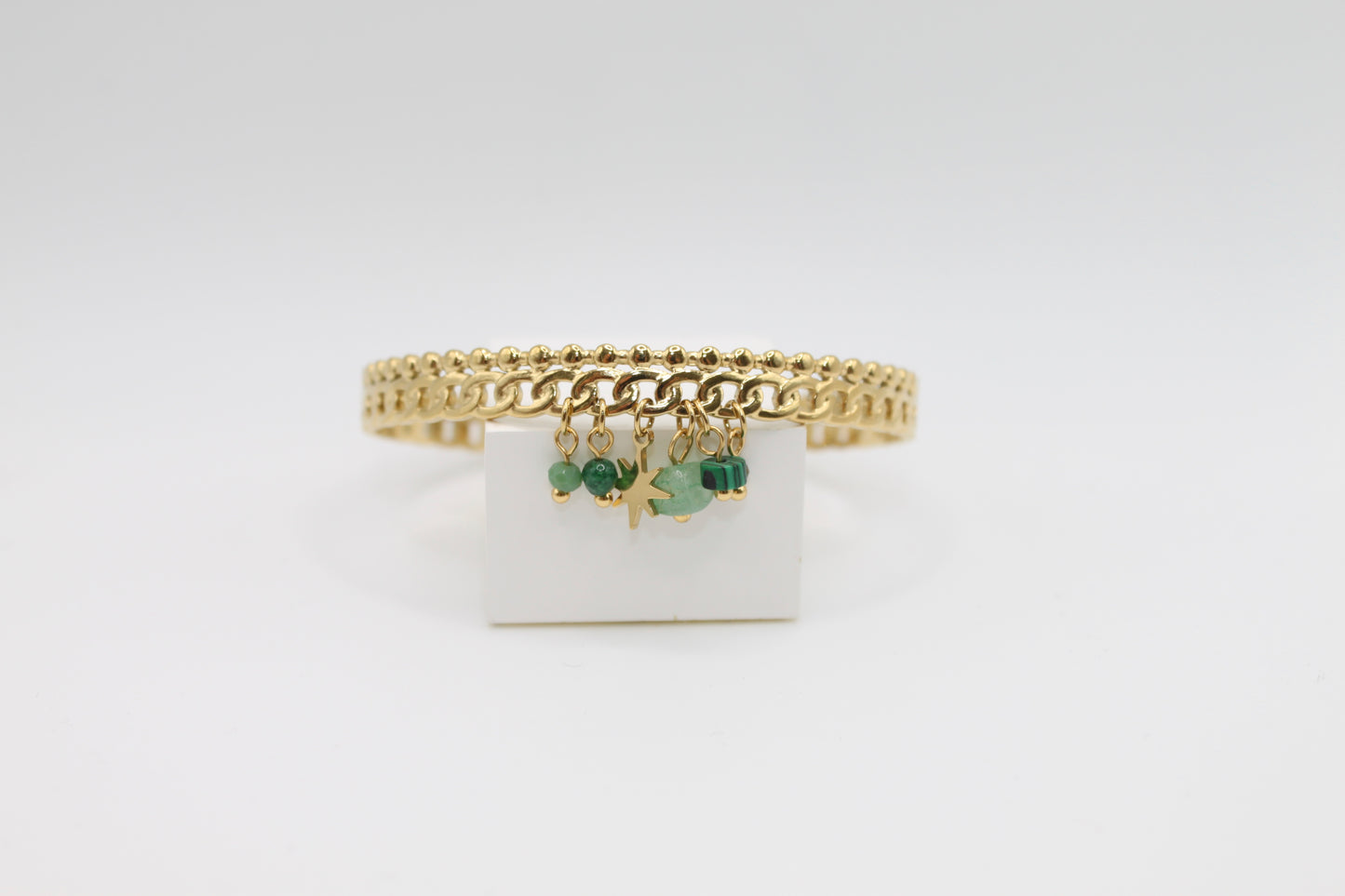 Bracelet rigide ouvert avec breloques vertes